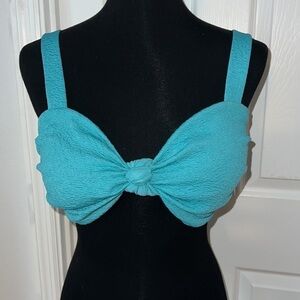 Light Blue twist front swim top size 1x (16-18) adjustable straps